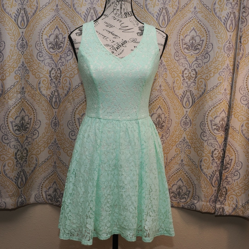 Three Hearts Green Lacy Sleeveless Dress - Size XS